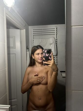 oliviawazowski Nøgen Lækager OnlyFans Foto 3