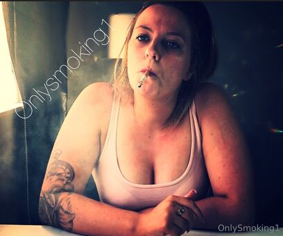 onlysmoking1 Nøgen Lækager OnlyFans Foto 7
