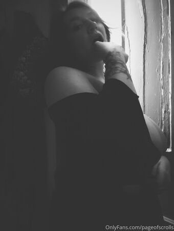 pageofscrolls Nøgen Lækager OnlyFans Foto 52