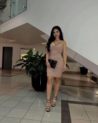 Parya_per Nøgen Lækager OnlyFans Foto 43