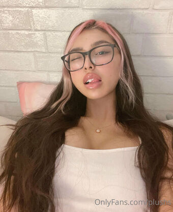 plushs Nøgen Lækager OnlyFans Foto 11