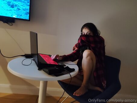 poly-amory Nøgen Lækager OnlyFans Foto 25