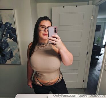 queenbigboobs Nøgen Lækager OnlyFans Foto 48