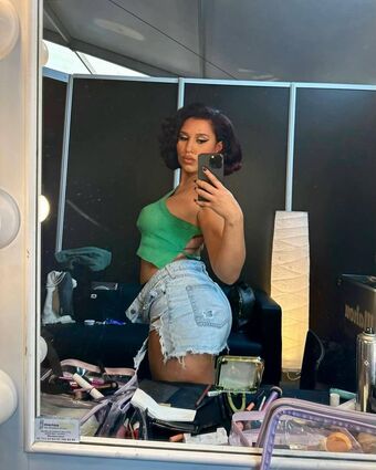 Raye Nøgen Lækager OnlyFans Foto 11