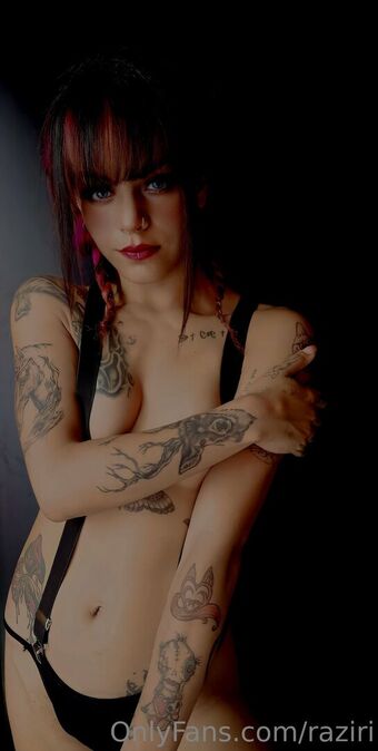 raziri Nøgen Lækager OnlyFans Foto 4