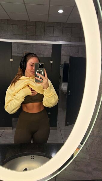 Rebastar Nøgen Lækager OnlyFans Foto 7