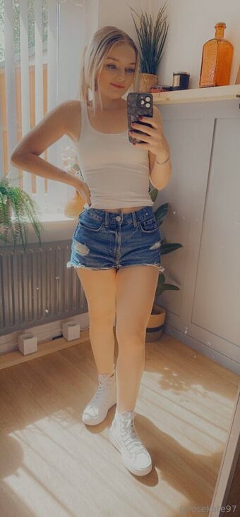rose_1997 Nøgen Lækager OnlyFans Foto 17