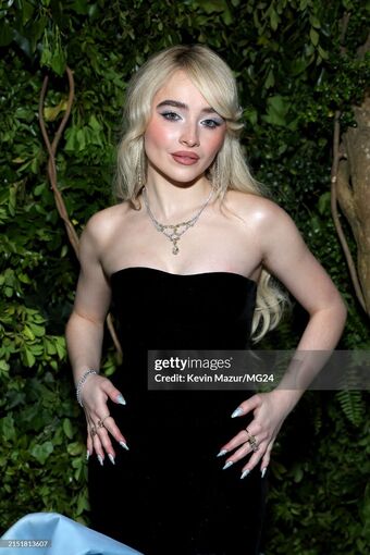 Sabrina-carpenter