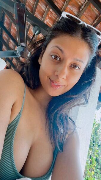 Sameea Bangera Nøgen Lækager OnlyFans Foto 17