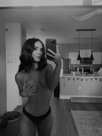 Savannah Stein