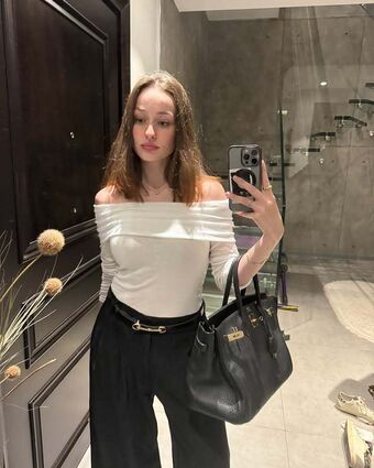 Selinay Saf Nøgen Lækager OnlyFans Foto 3