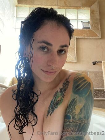 sentientbees2 Nøgen Lækager OnlyFans Foto 11