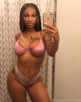 SheThickyyy