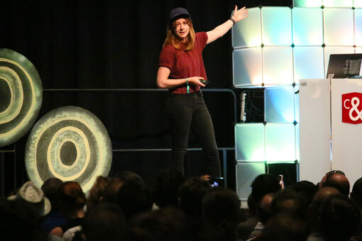 Simone Giertz Nøgen Lækager OnlyFans Foto 51