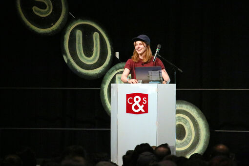 Simone Giertz Nøgen Lækager OnlyFans Foto 53