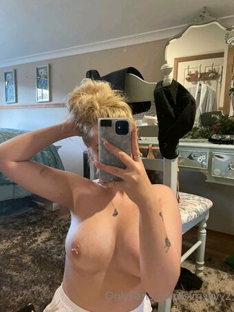simsyyy__ Nøgen Lækager OnlyFans Foto 4