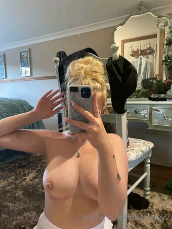 simsyyy__ Nøgen Lækager OnlyFans Foto 5