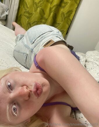 Snowwhitebella