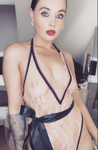 Sofloxy Nøgen Lækager OnlyFans Foto 3
