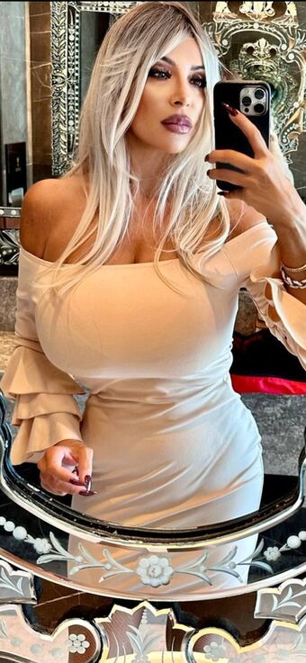Sonia Grey