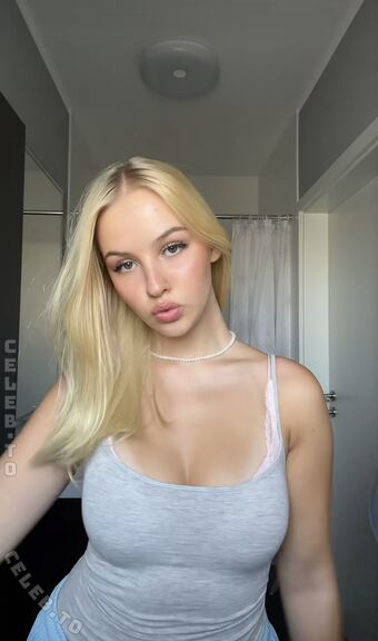 sophie.mzt Nøgen Lækager OnlyFans Foto 50