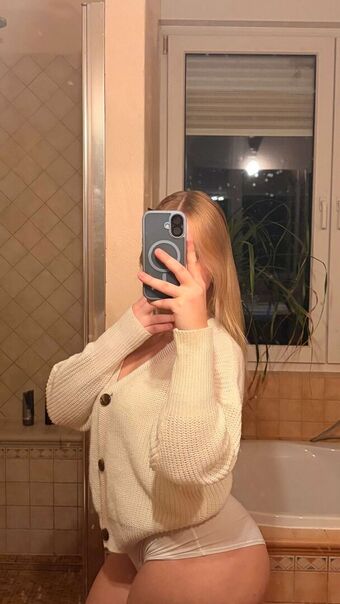 sophie.mzt Nøgen Lækager OnlyFans Foto 57