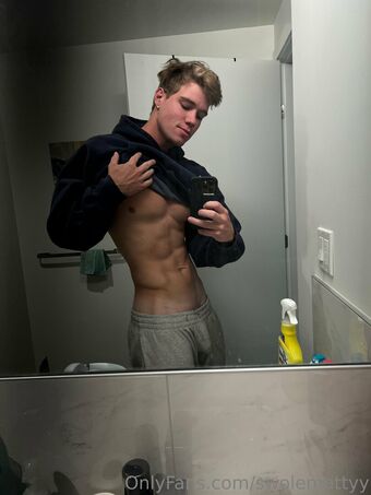 swolemattyy Nøgen Lækager OnlyFans Foto 29