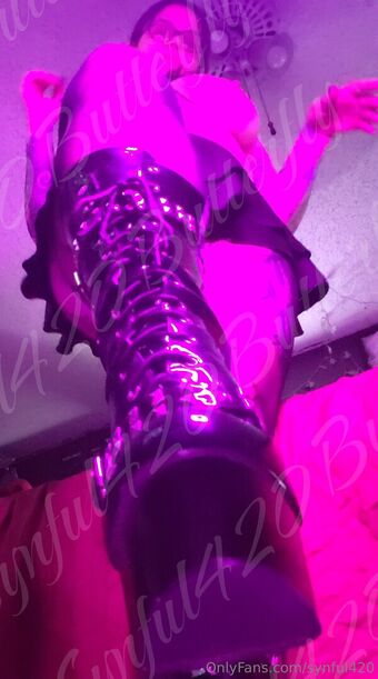 synful420 Nøgen Lækager OnlyFans Foto 19