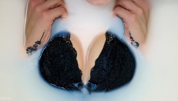 tattooed_redhead