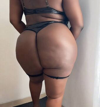 thatbootythox Nøgen Lækager OnlyFans Foto 49