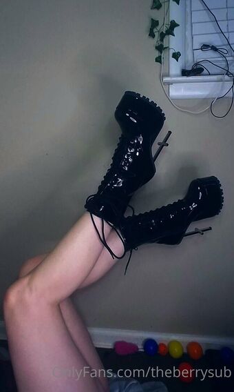 theberrysub Nøgen Lækager OnlyFans Foto 20