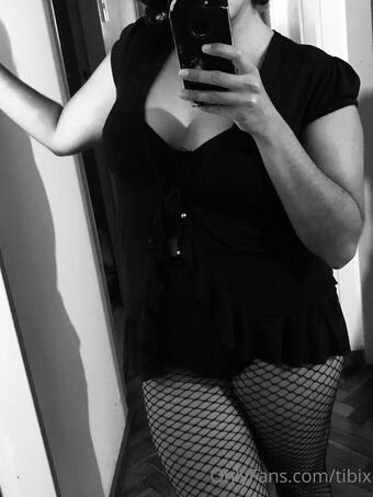 tibix Nøgen Lækager OnlyFans Foto 3