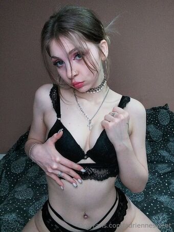 tiny_martini Nøgen Lækager OnlyFans Foto 8