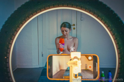 upperfloor Nøgen Lækager OnlyFans Foto 20