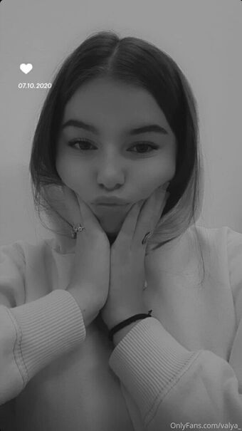 valya_ Nøgen Lækager OnlyFans Foto 17