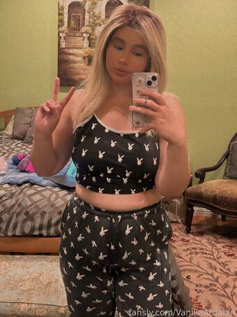 VanillaArdalan Nøgen Lækager OnlyFans Foto 171