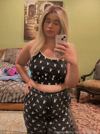 VanillaArdalan Nøgen Lækager OnlyFans Foto 172