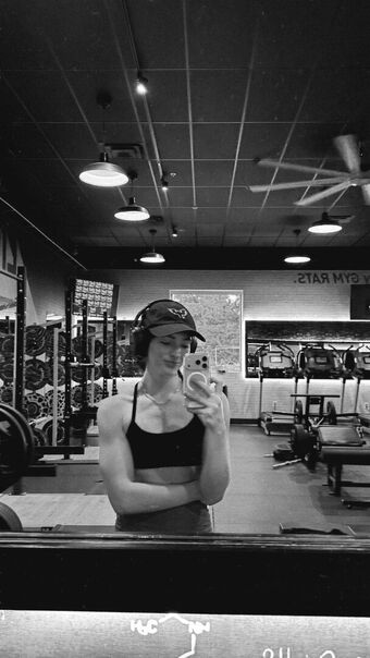 Willow Shields Nøgen Lækager OnlyFans Foto 226