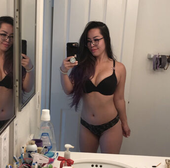 Yipnotiq Nøgen Lækager OnlyFans Foto 6