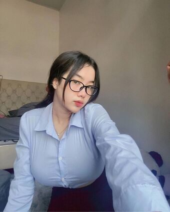 yourelvv Nøgen Lækager OnlyFans Foto 18