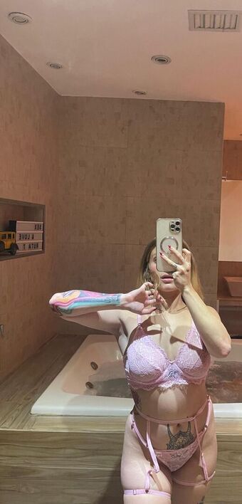 _zoexoxo